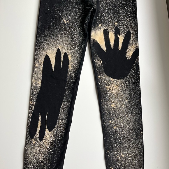 NWOT - Black Patterned Leggings - Picture 3 of 7